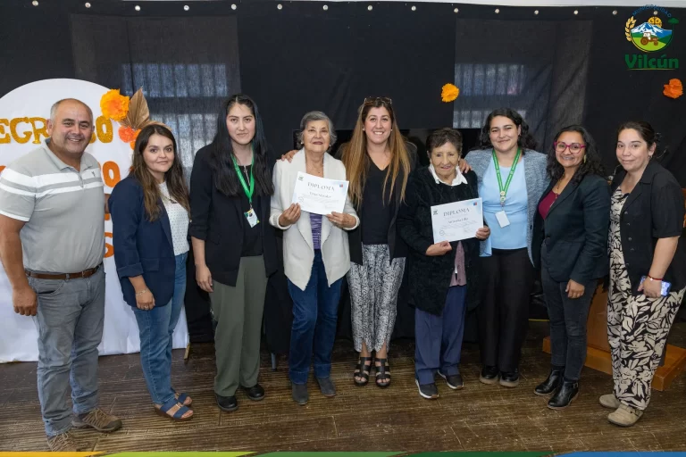 Personas mayores egresan del Centro Diurno y celebran el cierre de su proceso 2025