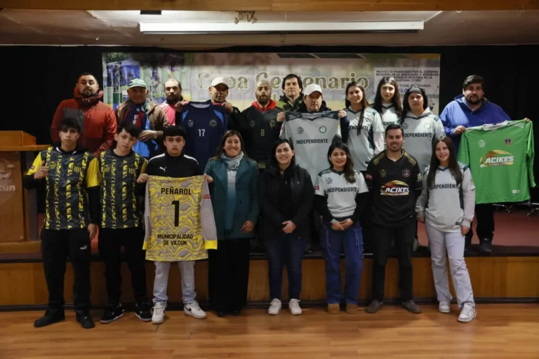 Campeones de la Copa Centenario de Vilcún recibieron camisetas en reconocimiento a su destacada participación